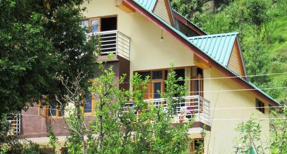 Golden Apple Cottage, Manali 3
